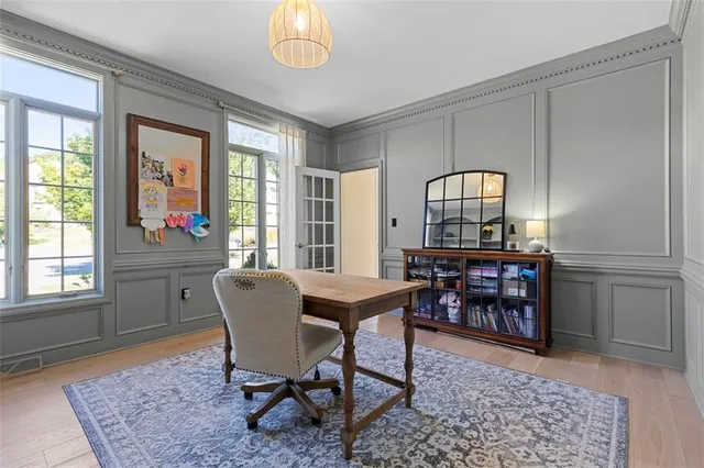 a view of entryway and workspace