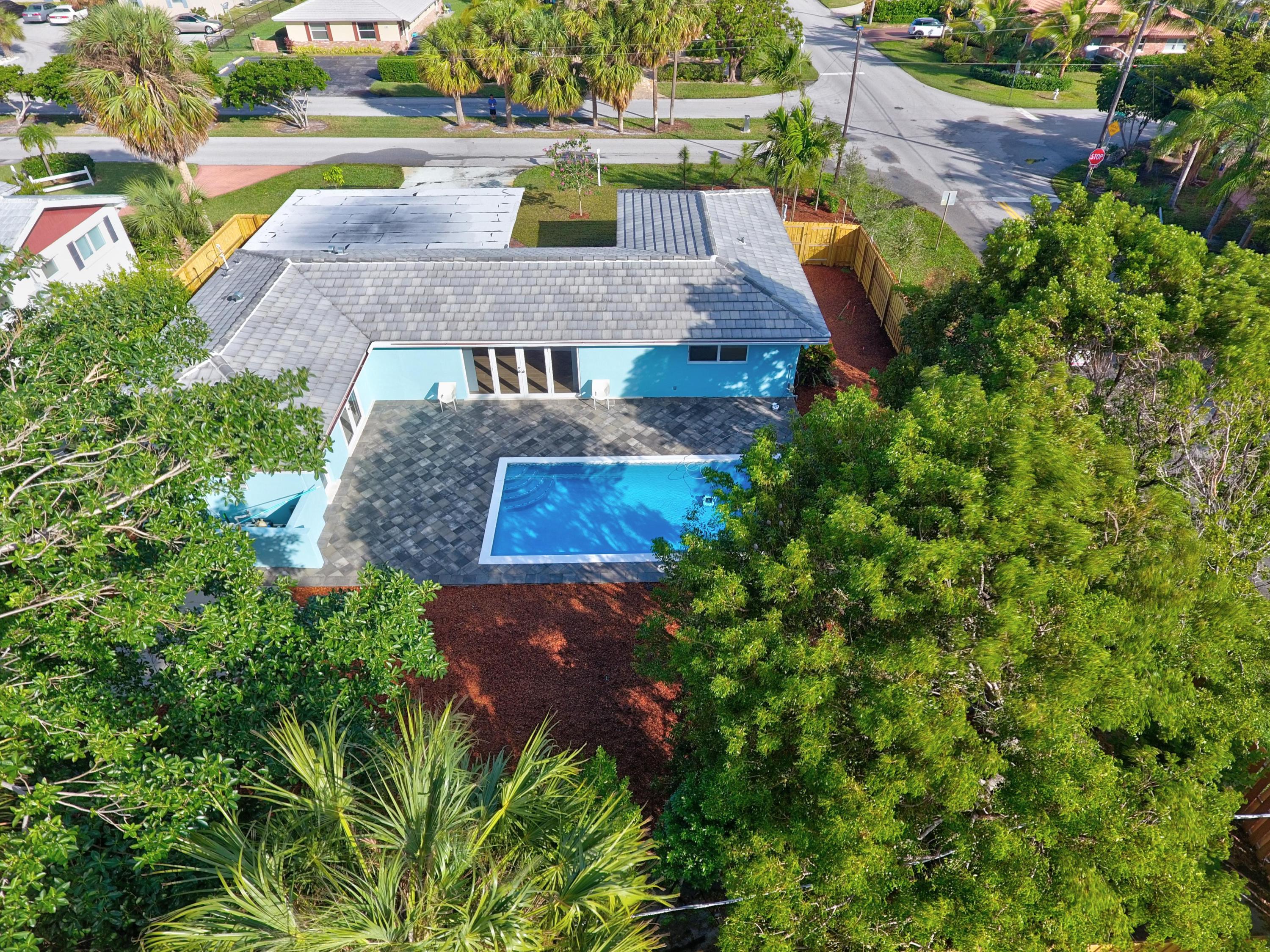 698 Glouchester Street Boca Raton, FL 33487 - Photo 3 of 36 LARGE CORNER LOT