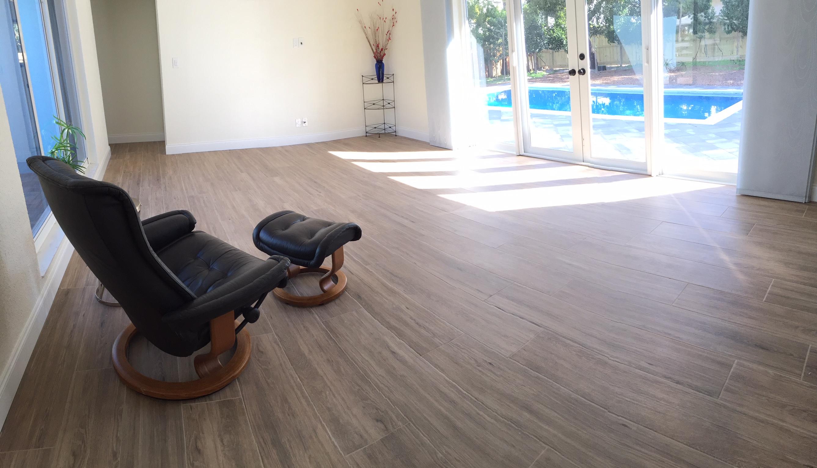 698 Glouchester Street Boca Raton, FL 33487 - Photo 4 of 36 Living Room