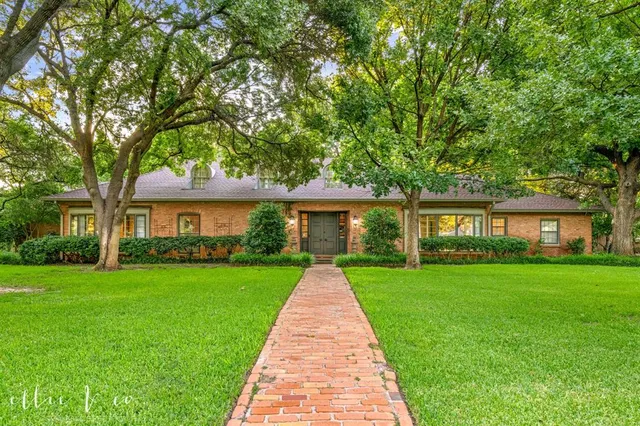 $899,900 | 1133 South Leggett Drive, Abilene, TX 79605