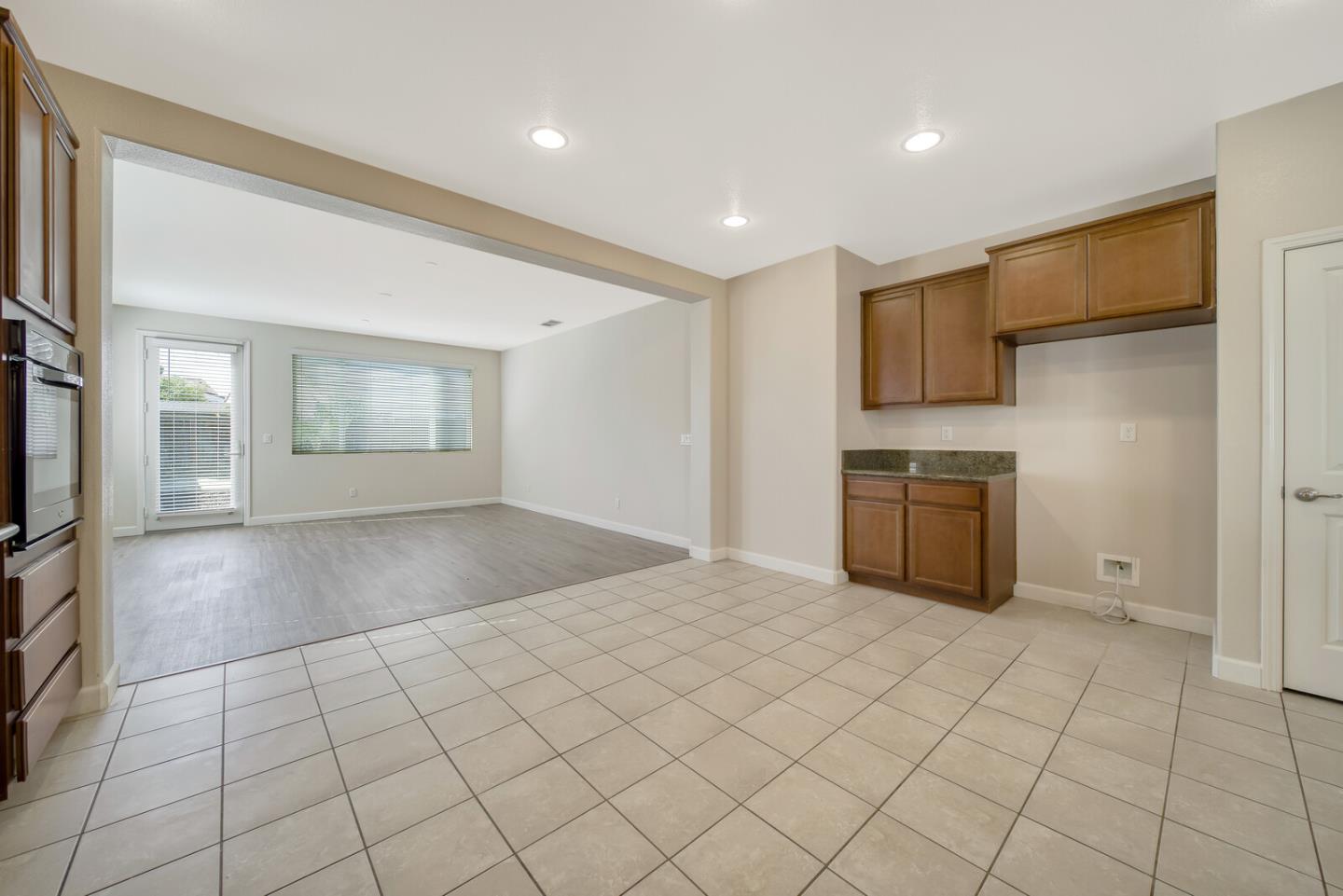 1479 Orgullo Lane Manteca, CA 95337 - Photo 6 of 39