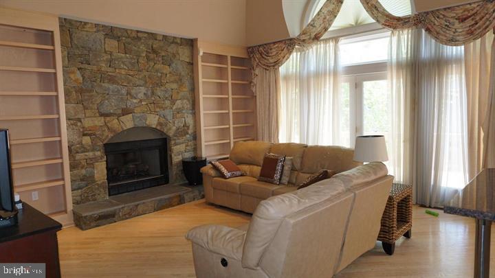 9412 Spruce Tree Circle Bethesda, MD 20814 - Photo 17 of 53