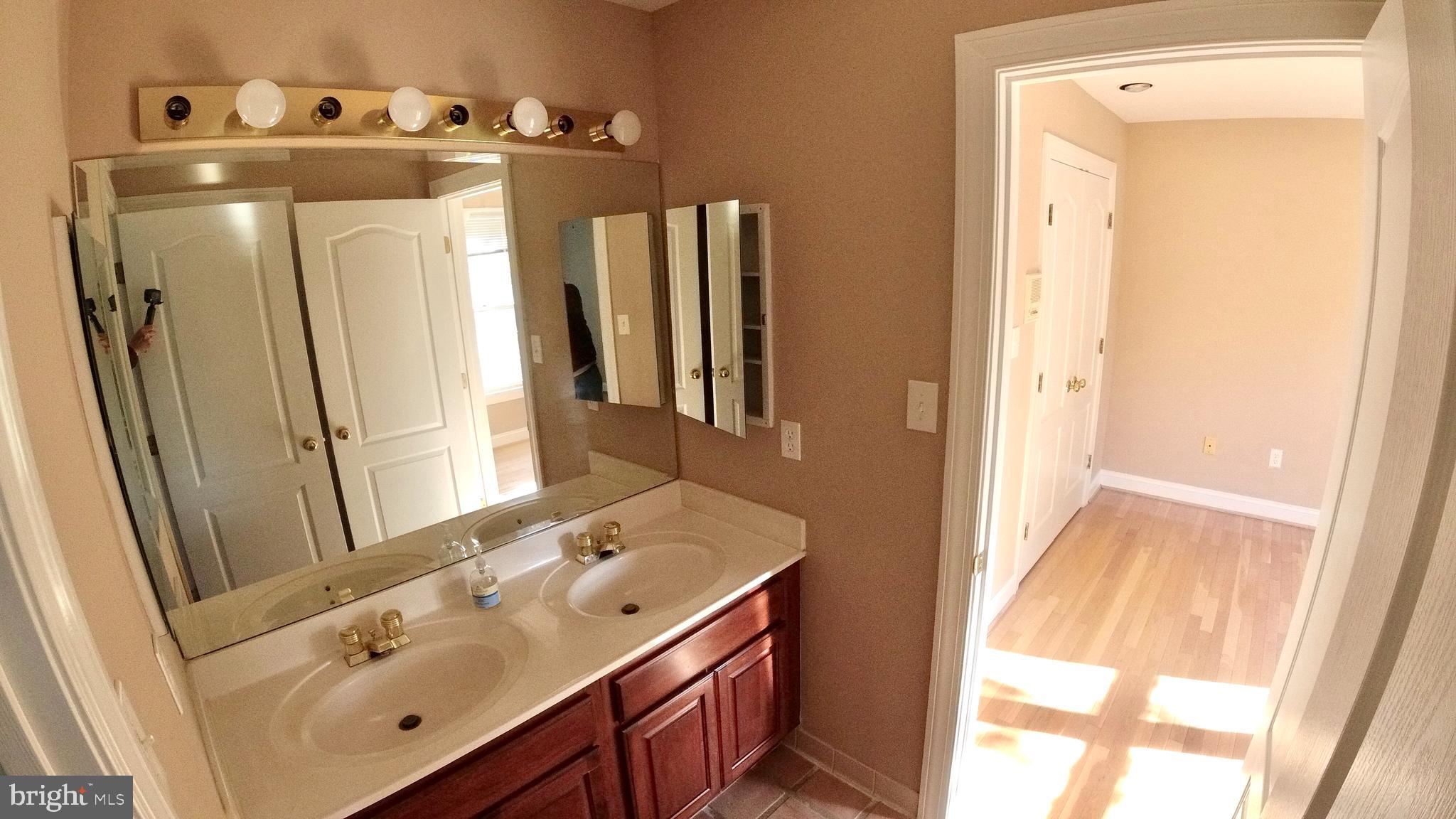 9412 Spruce Tree Circle Bethesda, MD 20814 - Photo 40 of 53