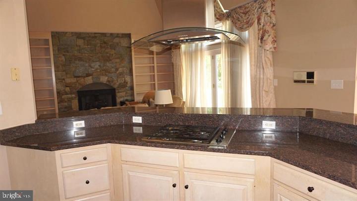 9412 Spruce Tree Circle Bethesda, MD 20814 - Photo 10 of 53