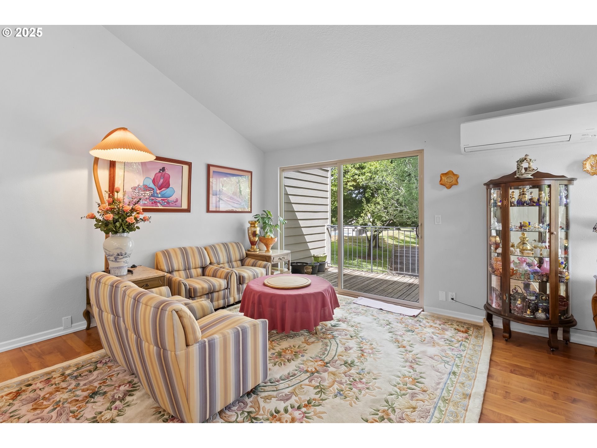 10137 Southwest Trapper Terrace Beaverton, OR 97008 - Photo 11 of 39 a living room with furniture window and wooden floor