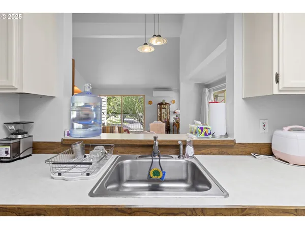 $305,000 | 10137 Southwest Trapper Terrace, Beaverton, OR 97008
