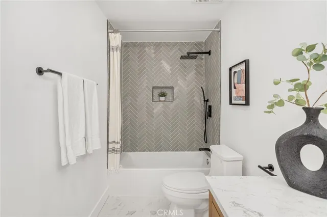 $1,850,000 | 1 Misty Meadow, Unit 30, Irvine, CA 92612