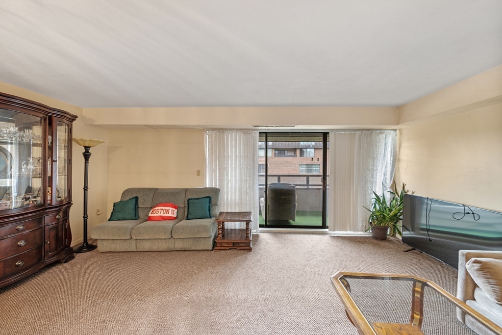 402 Paradise Road, Unit U: 3Q Swampscott, MA 01907 - Photo 9 of 36