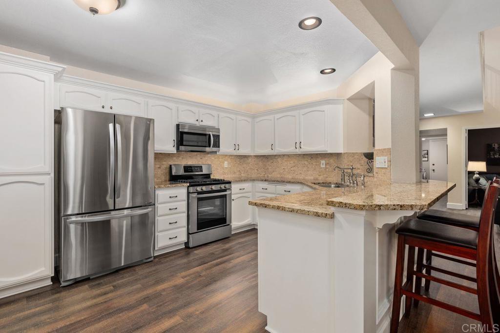 7325 Lantana Terrace Carlsbad, CA 92011 - Photo 10 of 36