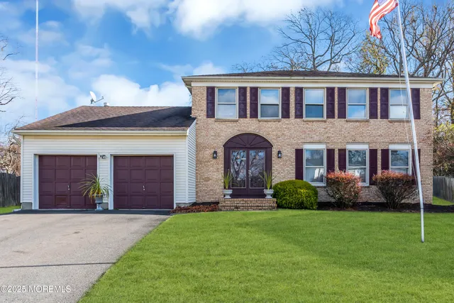 $825,000 | 8 Hialeah Court, Howell, NJ 07731