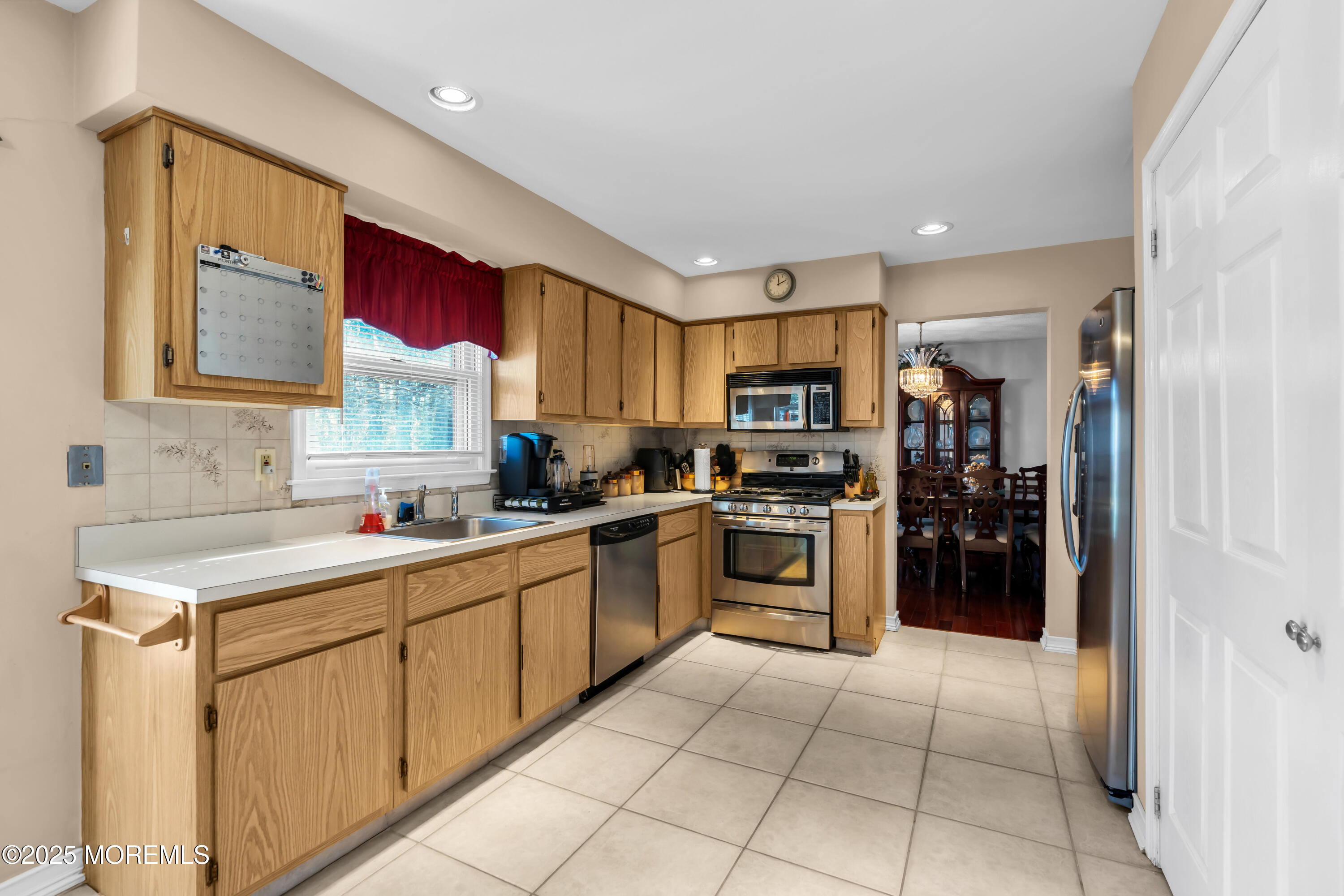 8 Hialeah Court Howell, NJ 07731 - Photo 14 of 58 021_dsc07494_986