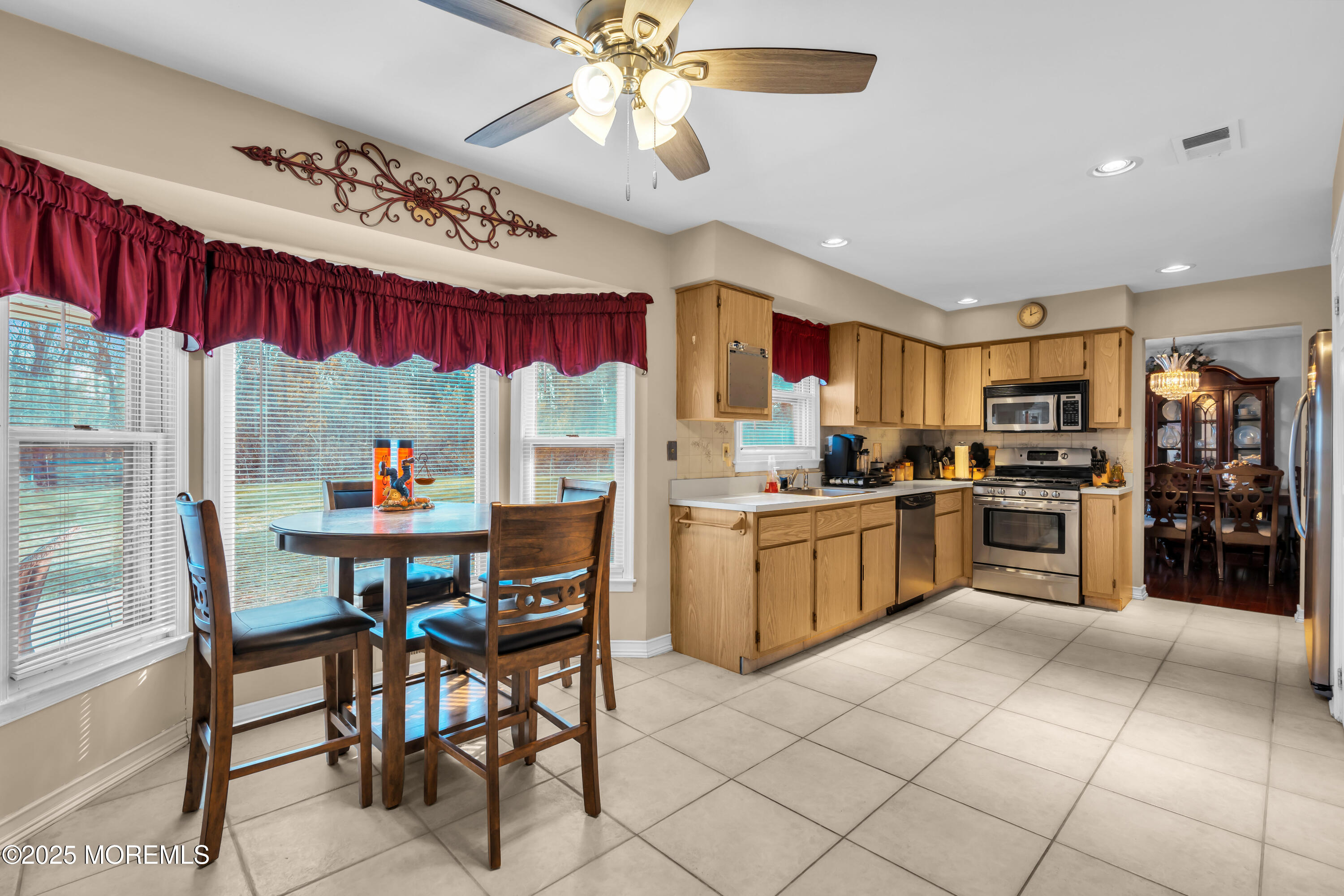 8 Hialeah Court Howell, NJ 07731 - Photo 15 of 58 023_dsc07504_951