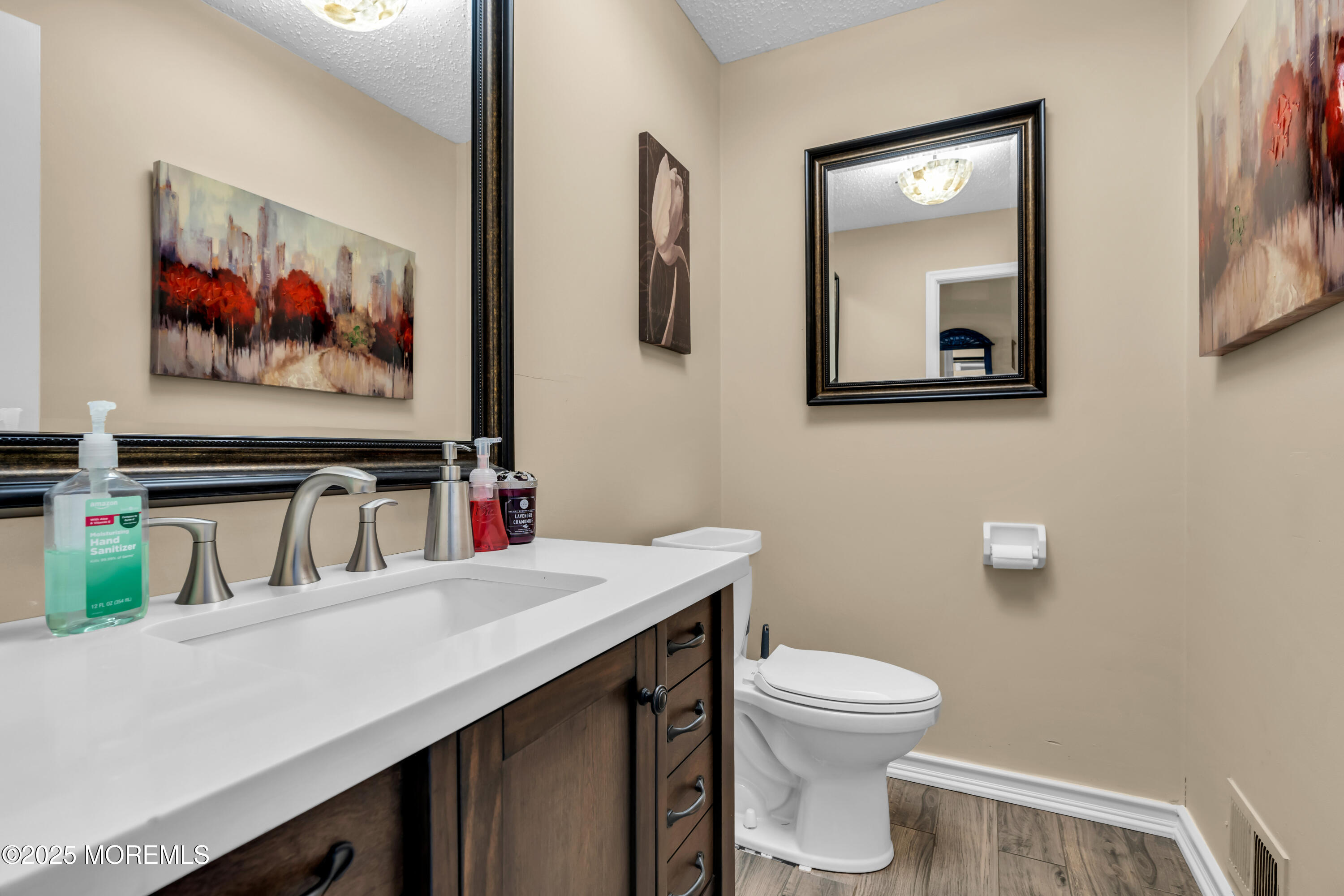 8 Hialeah Court Howell, NJ 07731 - Photo 6 of 58 011_dsc07426_63