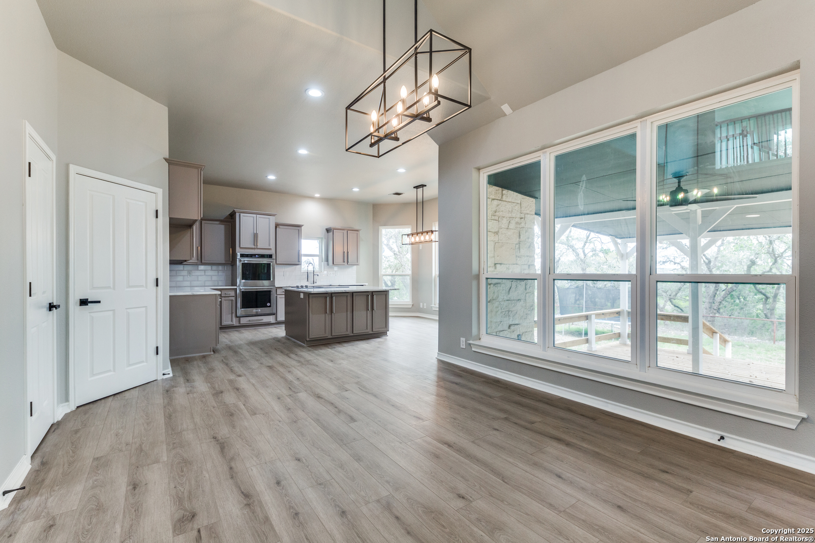 20784 Bluehill Pass Helotes, TX 78023 - Photo 8 of 30