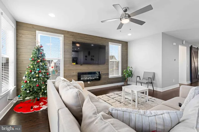 $1,125,000 | 25528 Woodbine Farm Drive, Chantilly, VA 20152