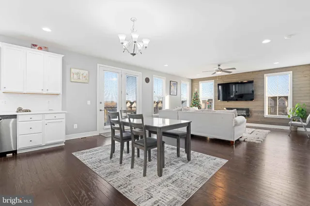 $1,125,000 | 25528 Woodbine Farm Drive, Chantilly, VA 20152