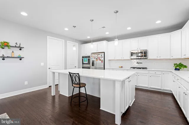 $1,125,000 | 25528 Woodbine Farm Drive, Chantilly, VA 20152