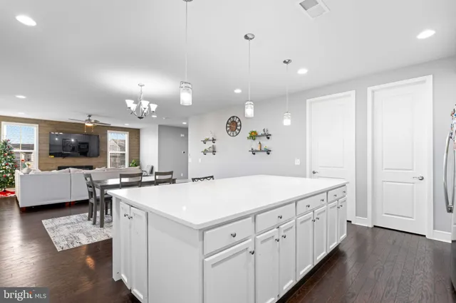 $1,125,000 | 25528 Woodbine Farm Drive, Chantilly, VA 20152