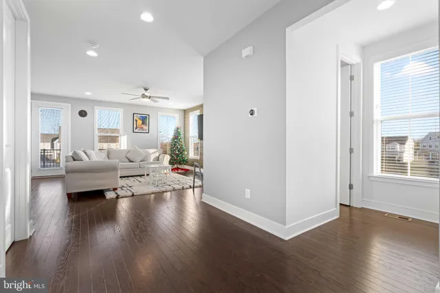 $1,125,000 | 25528 Woodbine Farm Drive, Chantilly, VA 20152