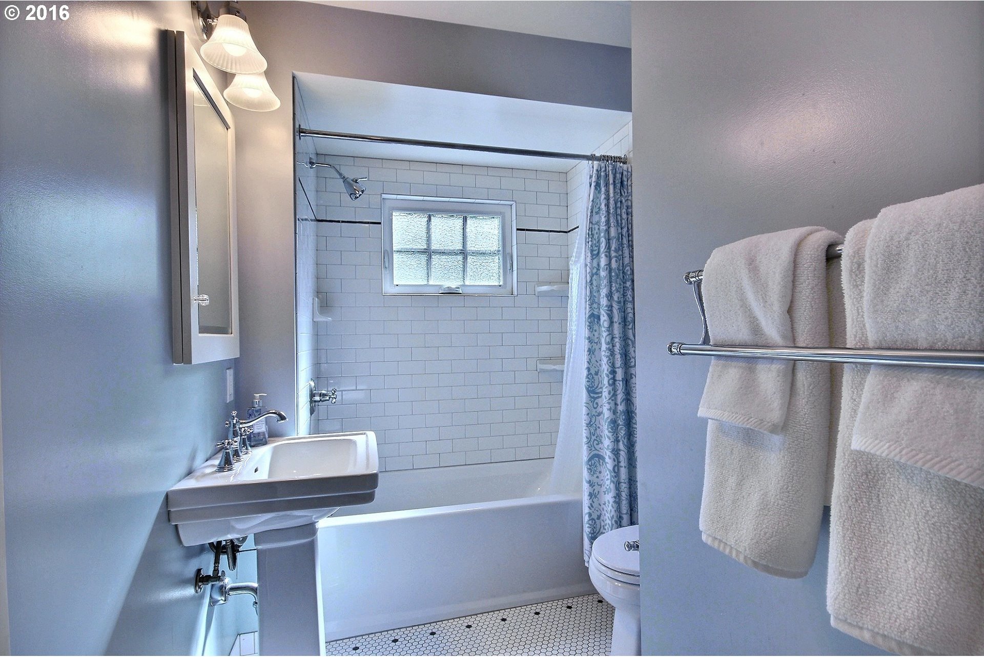 2735 Southwest Himes Street Portland, OR 97239 - Photo 11 of 19 Gallery Image 11