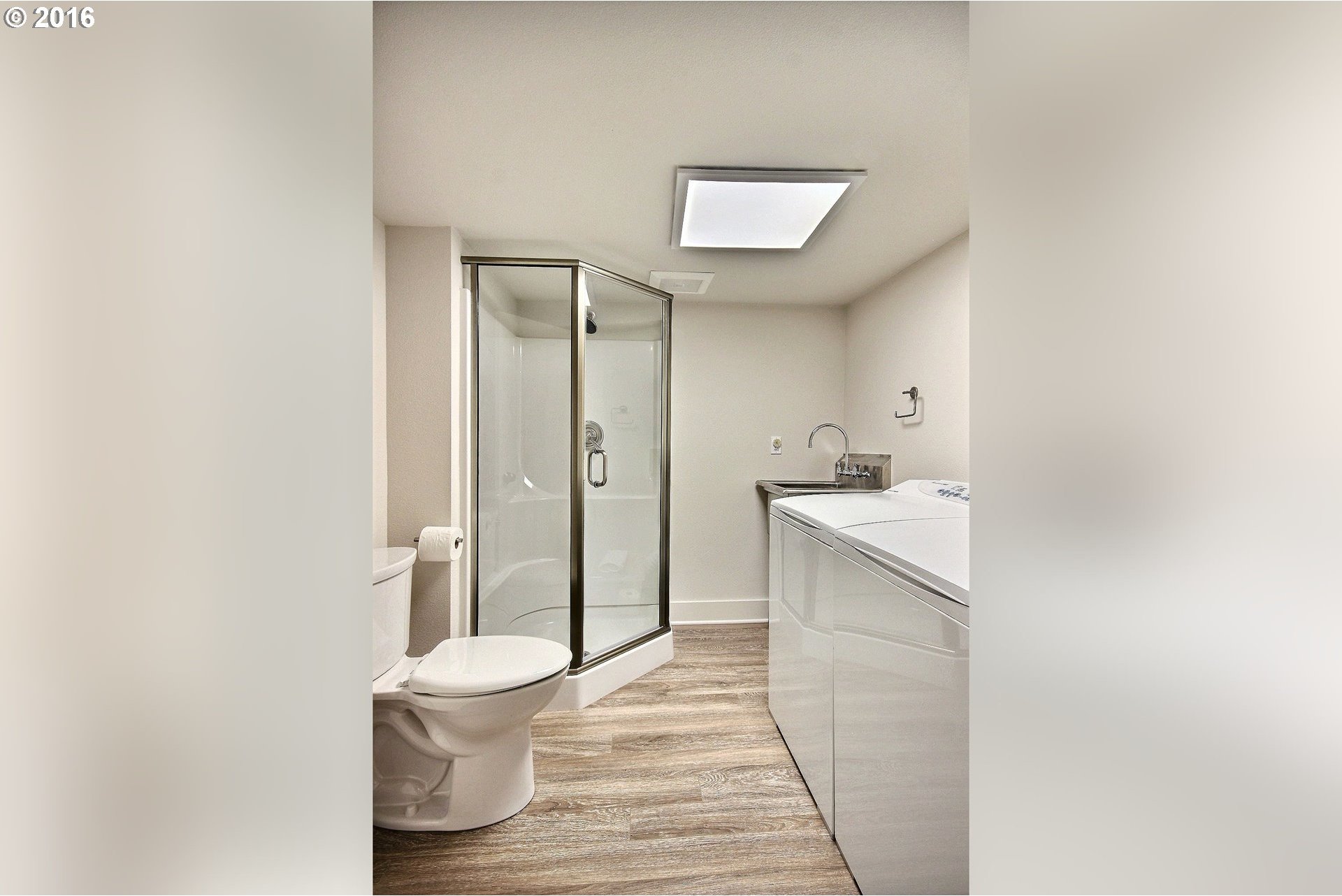 2735 Southwest Himes Street Portland, OR 97239 - Photo 18 of 19 Gallery Image 18