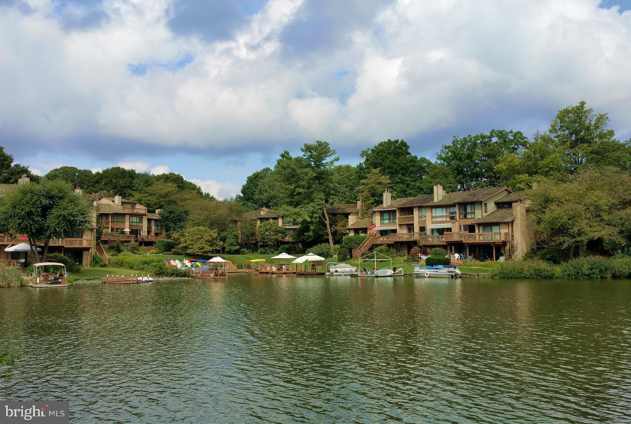 2027 Lakewinds Drive Reston, VA 20191 - Photo 2 of 30 Serene Lake Thoreau