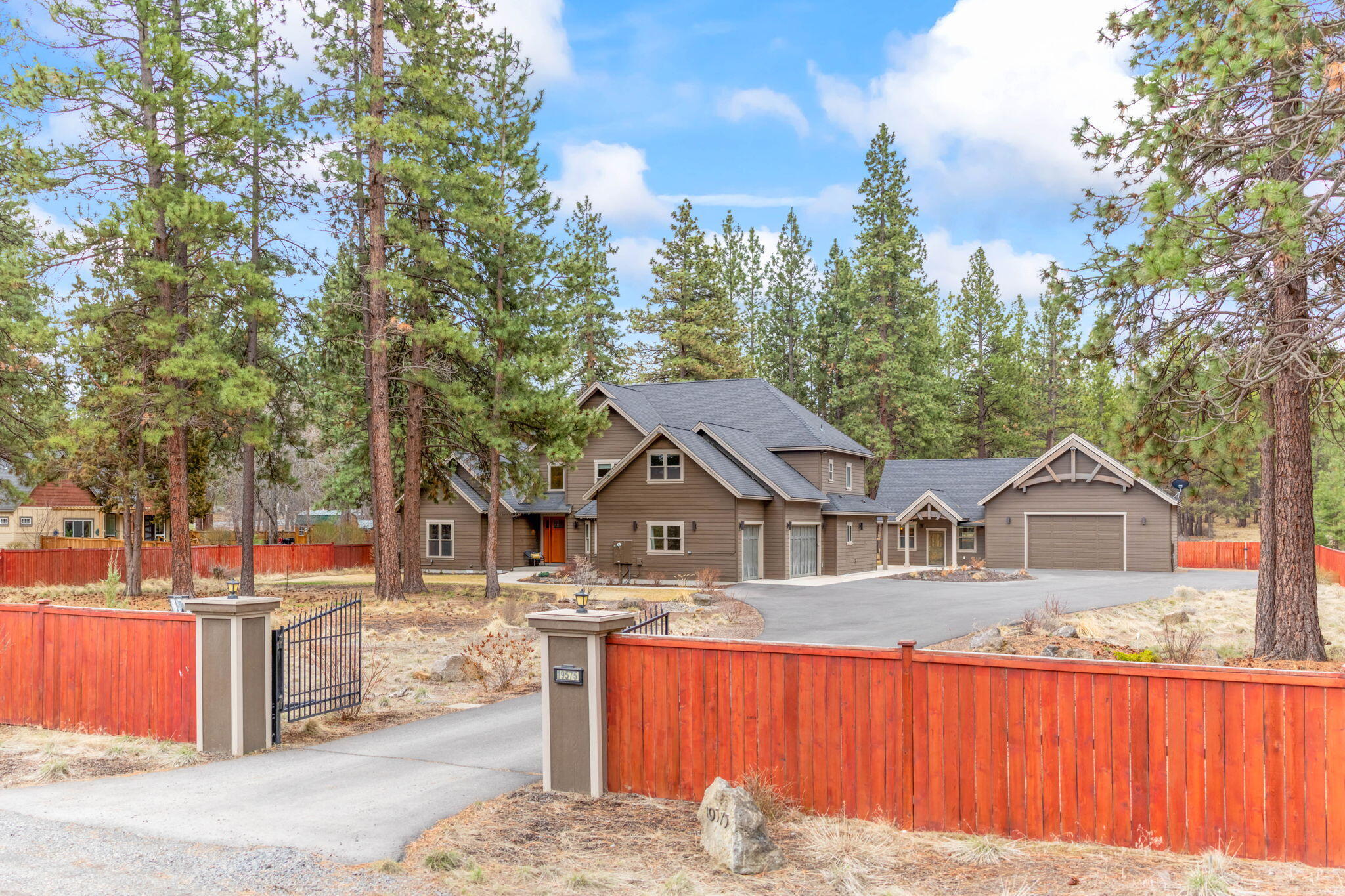 19575 Buck Canyon Road Bend, OR 97702 - Photo 49 of 52 .
