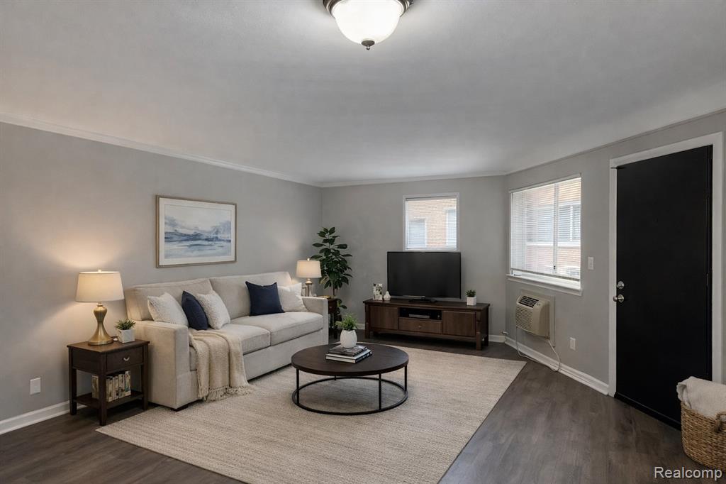629 West Maple Road, Unit 15 Clawson, MI 48017 - Photo 4 of 10