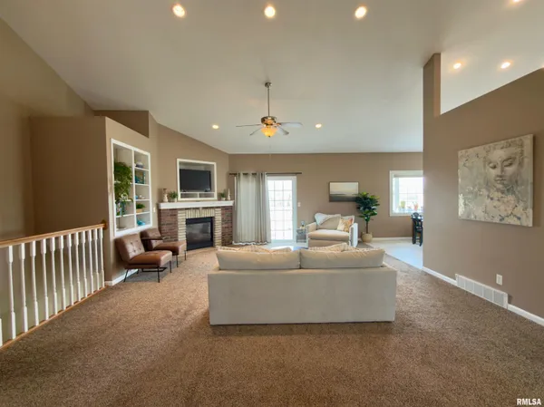 $537,000 | 3501 North 72nd Street, Quincy, IL 62305