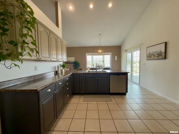 $537,000 | 3501 North 72nd Street, Quincy, IL 62305