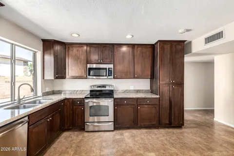 $540,000 | 4344 East Shea Boulevard, Phoenix, AZ 85028