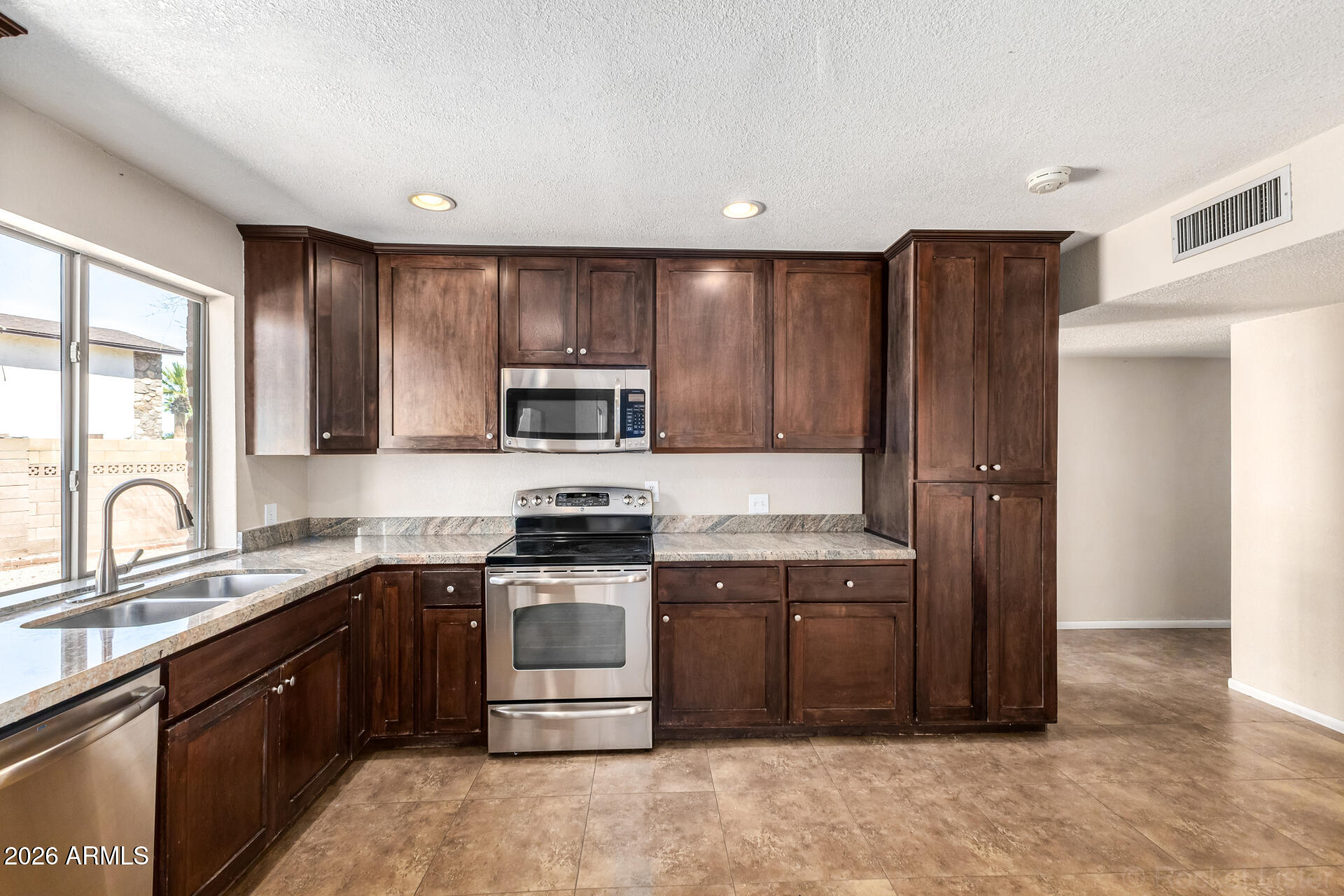 4344 East Shea Boulevard Phoenix, AZ 85028 - Photo 7 of 37 10 - Shea