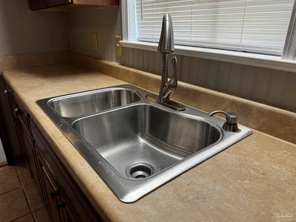 $2,200 | 5941 Leesway Boulevard, Pensacola, FL 32504
