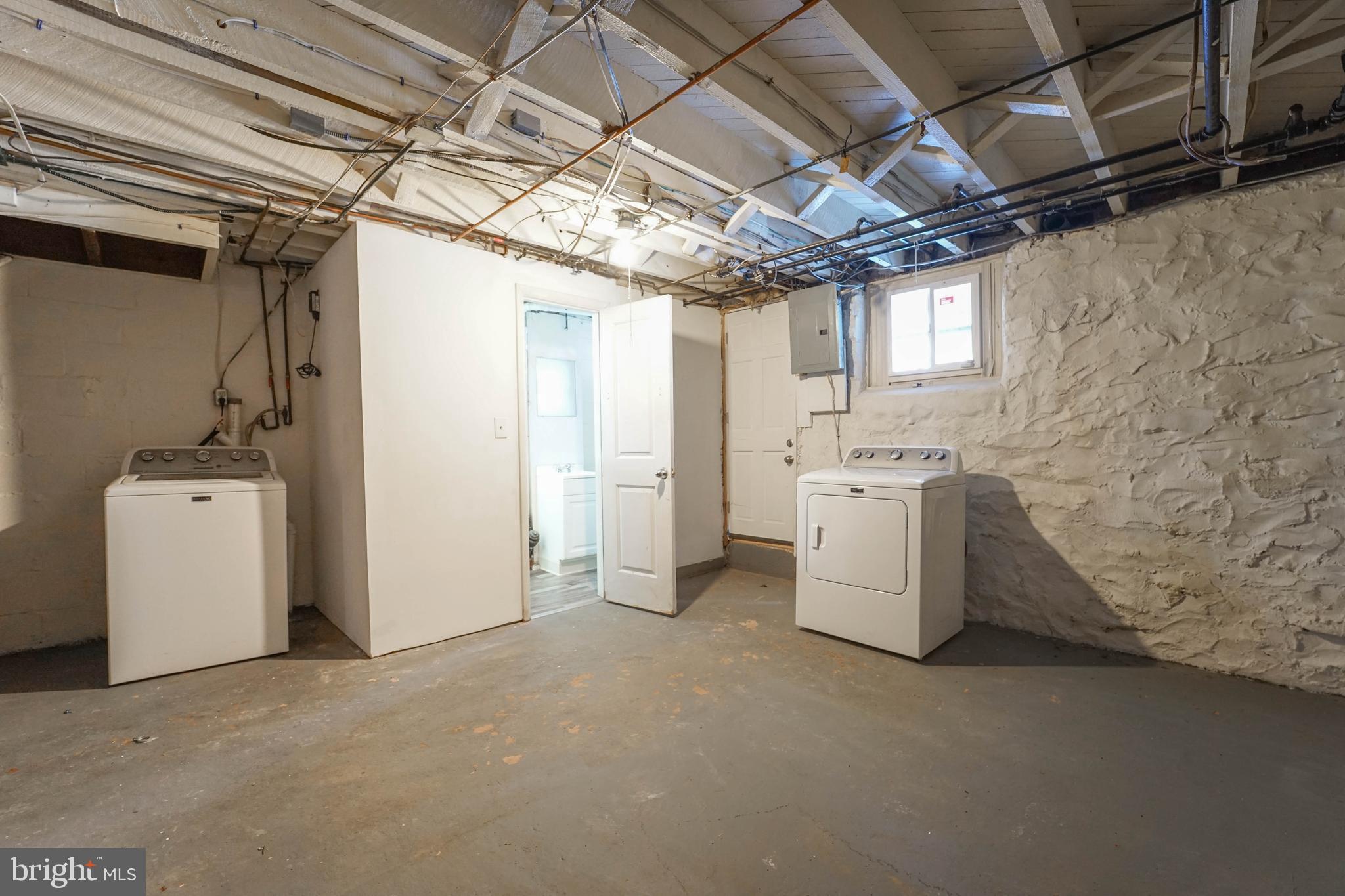 809 Braeside Road Baltimore, MD 21229 - Photo 16 of 32