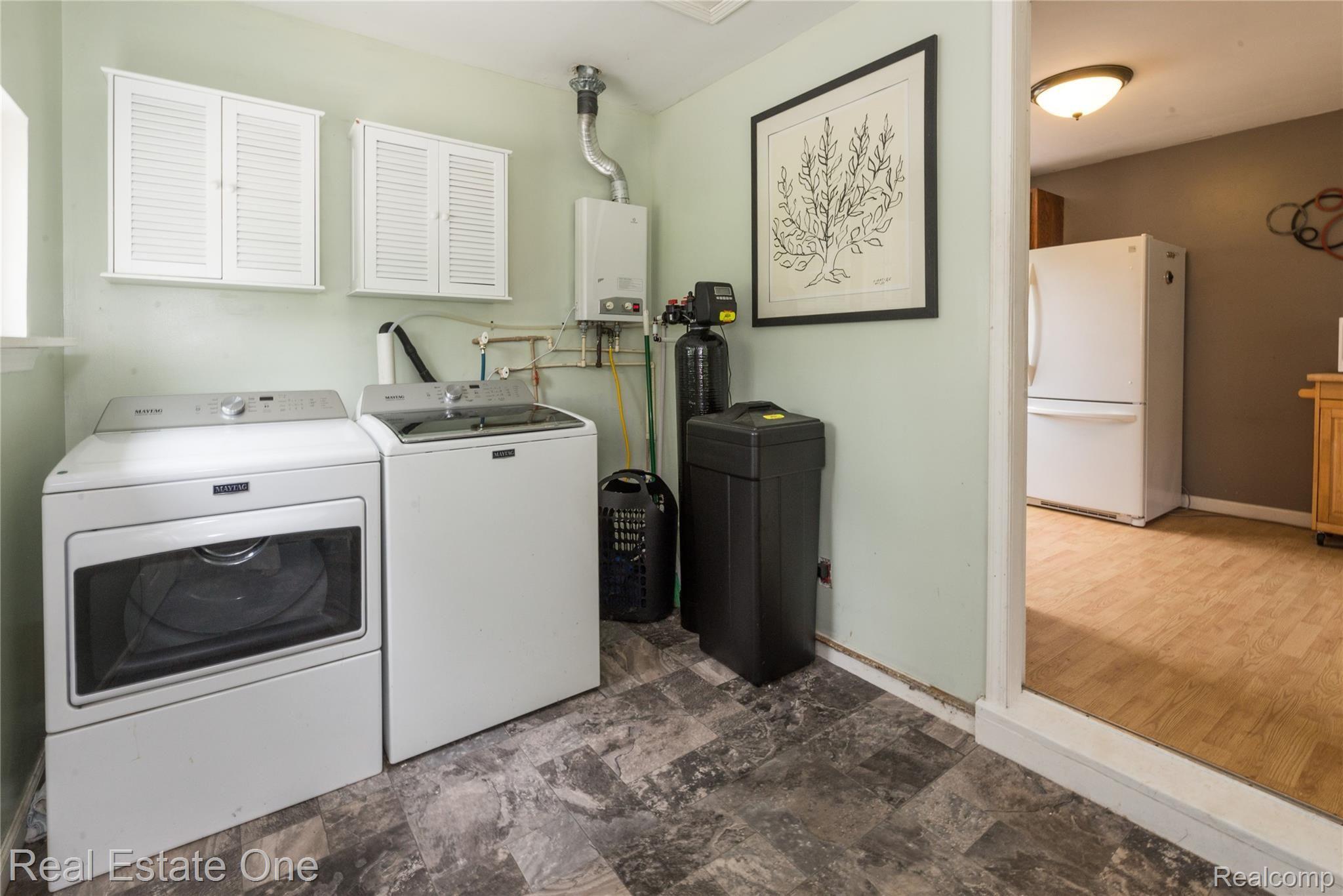 487 Henderson Road Howell, MI 48855 - Photo 17 of 27 Laundry ~ Mud Room