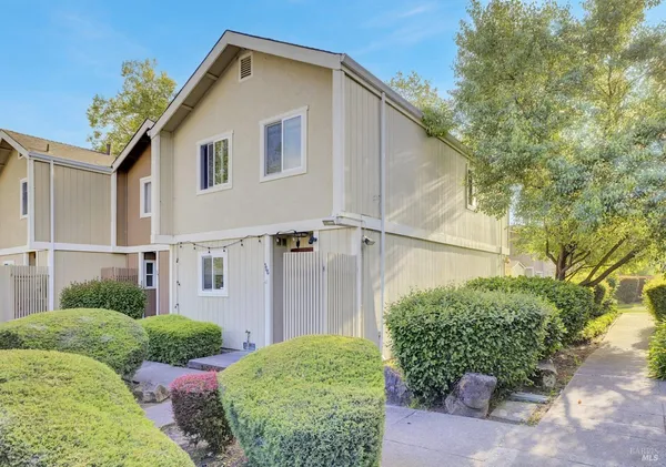 $419,000 | 566 Santa Alicia Drive, Rohnert Park, CA 94928