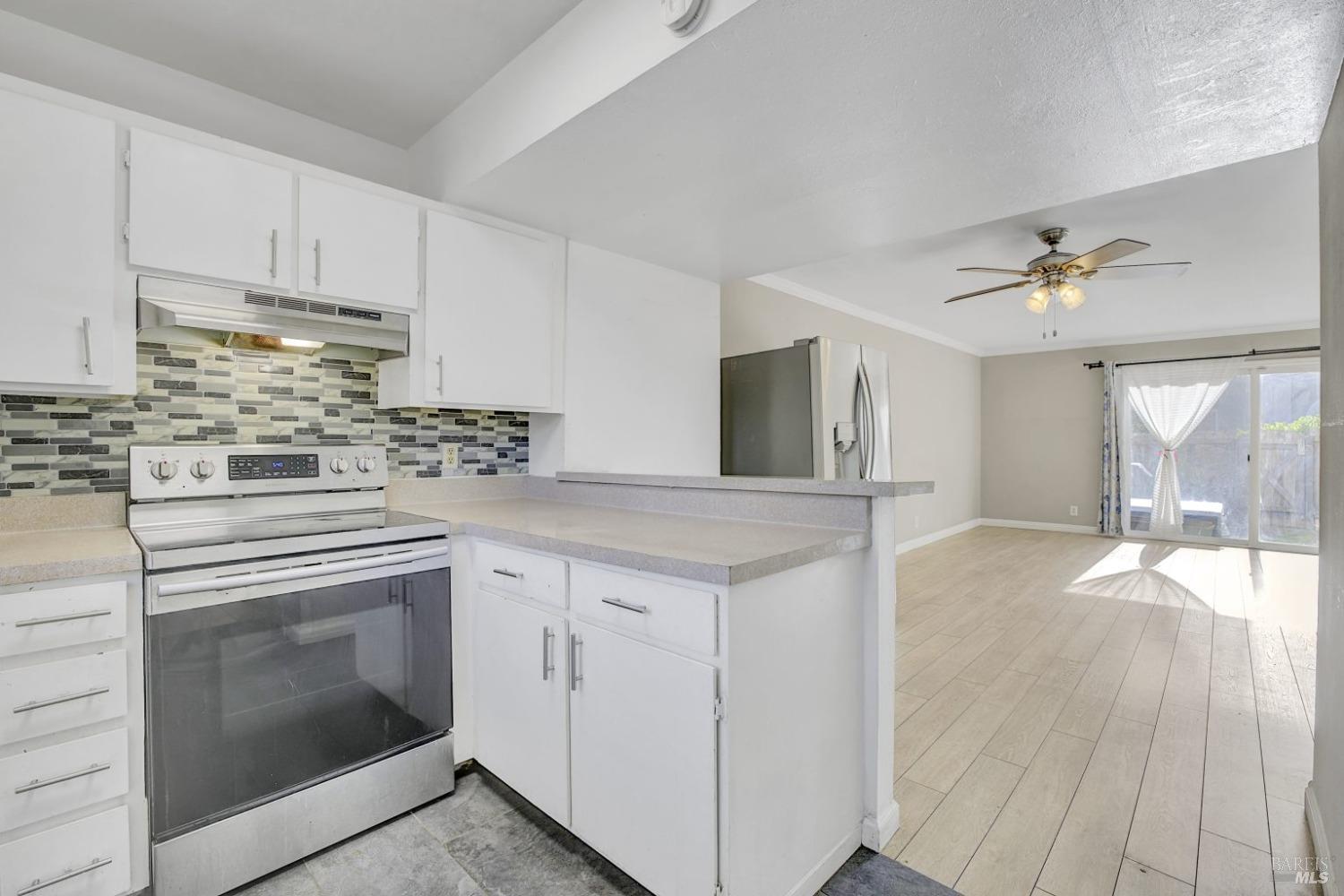 566 Santa Alicia Drive Rohnert Park, CA 94928 - Photo 3 of 28