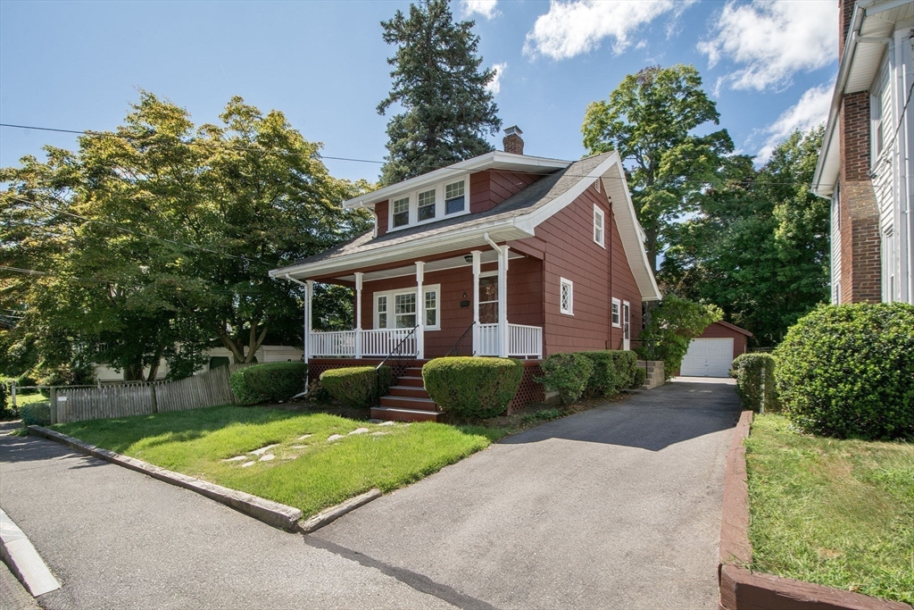 10 Elmlawn Road Braintree, MA 02184 - Photo 2 of 29 Gallery Image 2