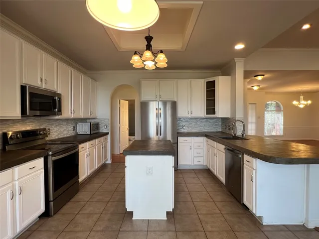 $3,100 | 10400 West Cave Loop, Dripping Springs, TX 78620