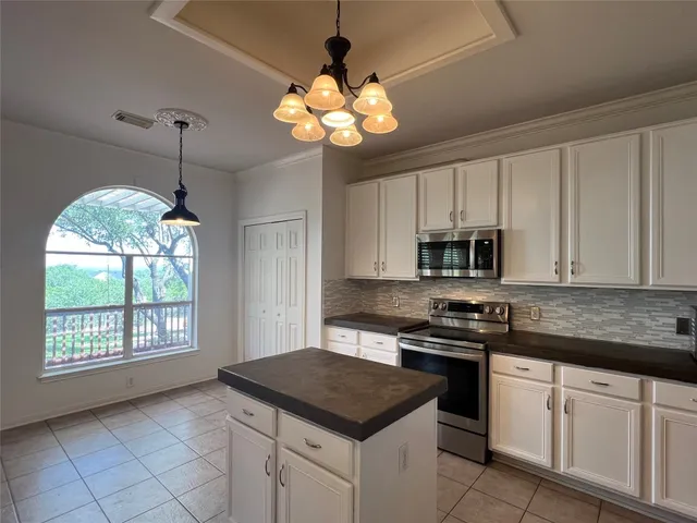 $3,100 | 10400 West Cave Loop, Dripping Springs, TX 78620