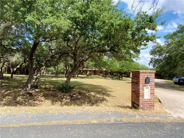 $3,100 | 10400 West Cave Loop, Dripping Springs, TX 78620