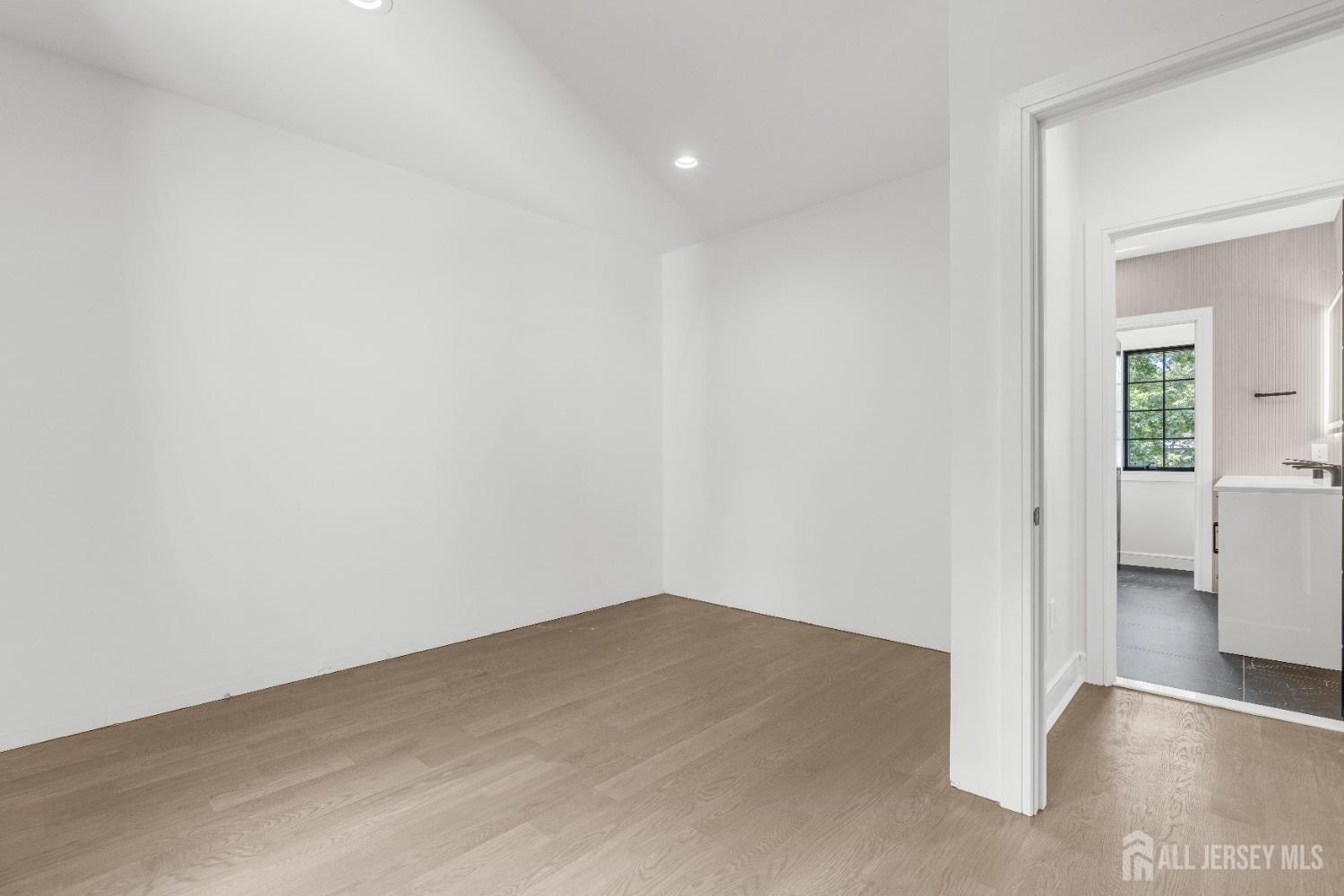 28 Harding Avenue Edison, NJ 08820 - Photo 29 of 62