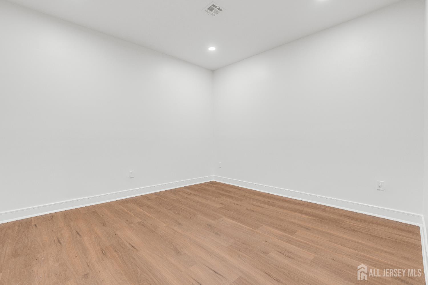 28 Harding Avenue Edison, NJ 08820 - Photo 55 of 62