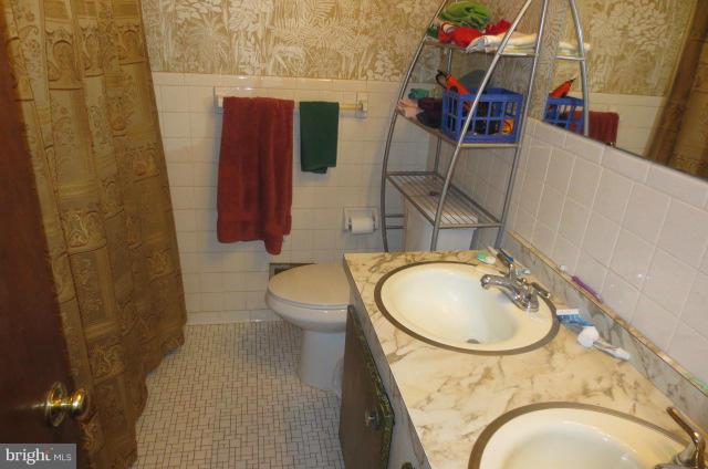 3205 Green Knoll Road Baltimore, MD 21244 - Photo 16 of 24 Bath