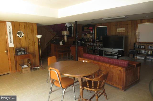 3205 Green Knoll Road Baltimore, MD 21244 - Photo 9 of 24 Family Room