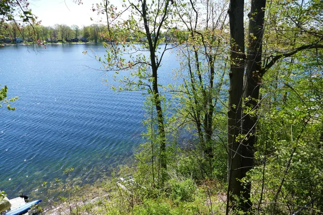 $799,900 | 28323 Northern Bluff Drive, Gobles, MI 49055