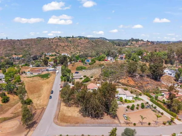 $1,295,000 | 25945 Forest Drive, Escondido, CA 92026