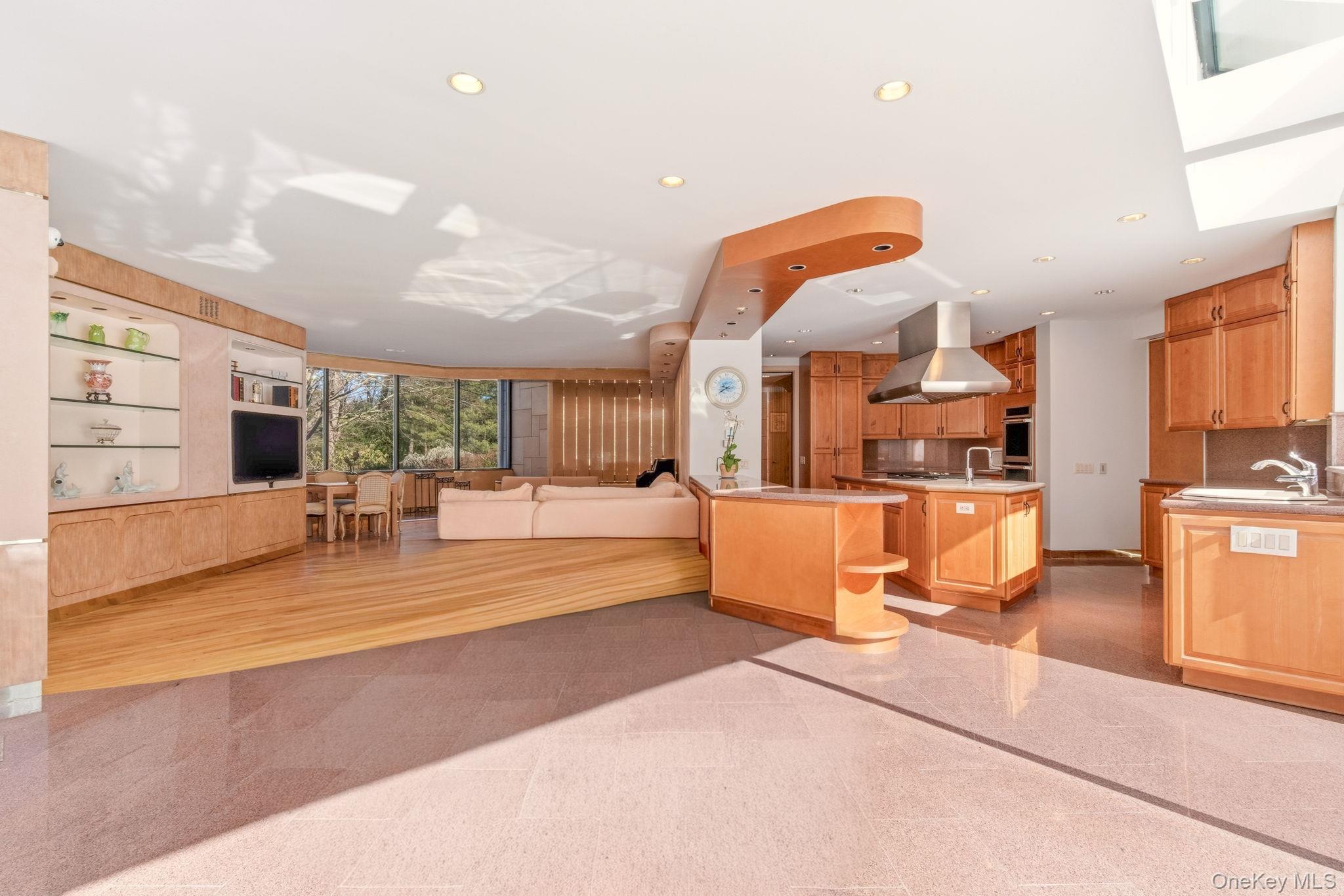 101 Wheatley Road Old Westbury, NY 11568 - Photo 13 of 49