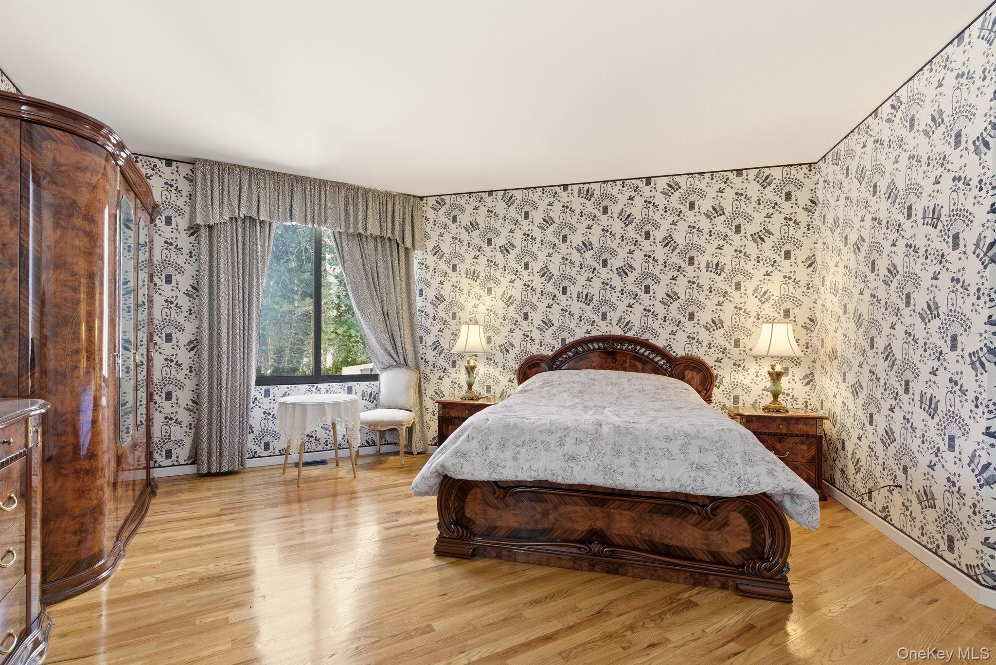 101 Wheatley Road Old Westbury, NY 11568 - Photo 25 of 49