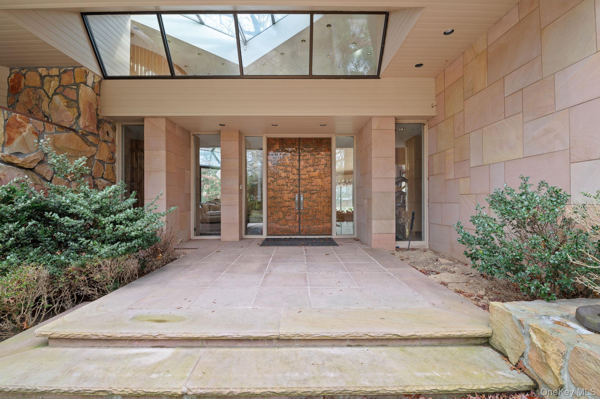101 Wheatley Road Old Westbury, NY 11568 - Photo 3 of 49